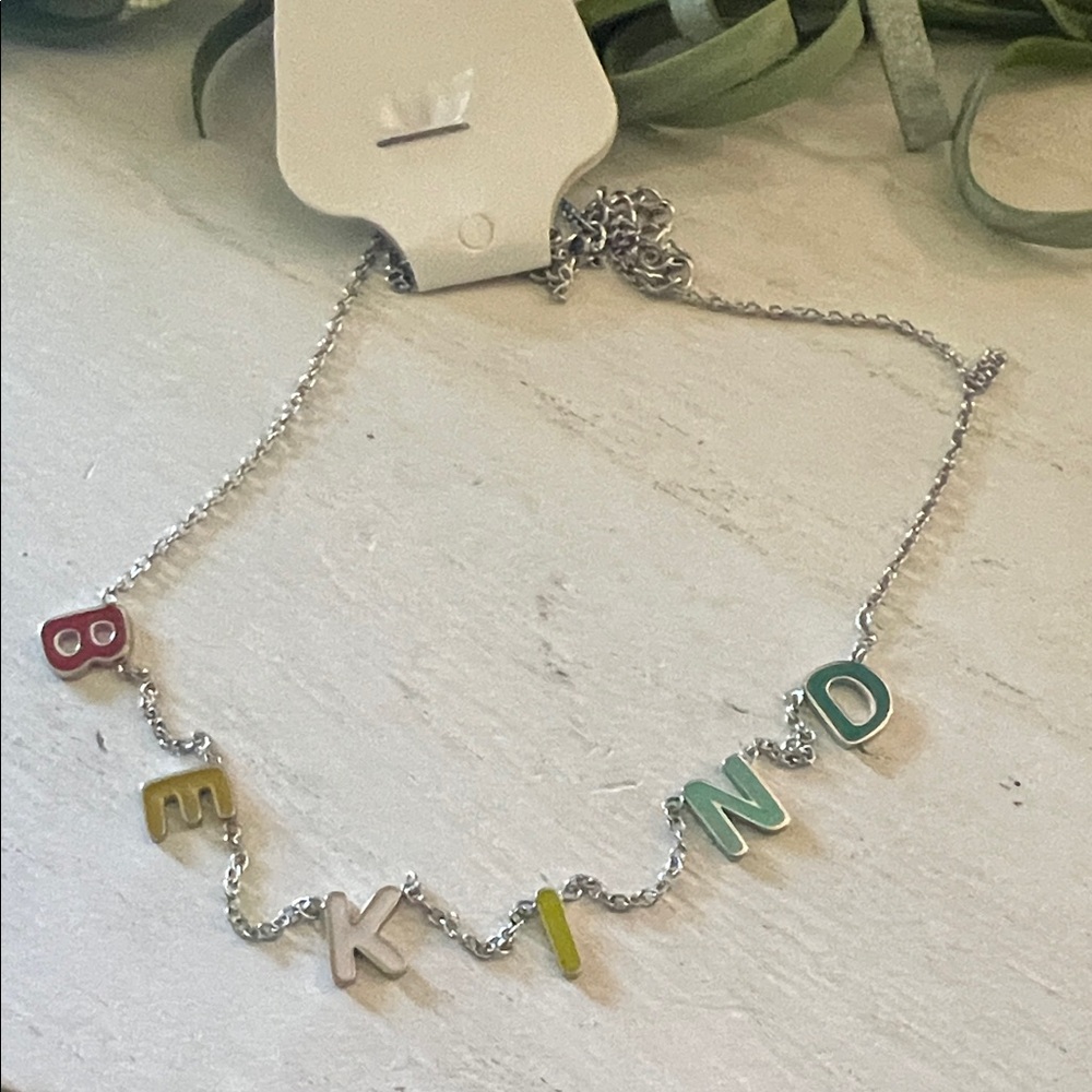 Oak & Ivy boutique necklace “be kind”